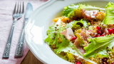  Salata exotica de quinoa cu avocado si mango 