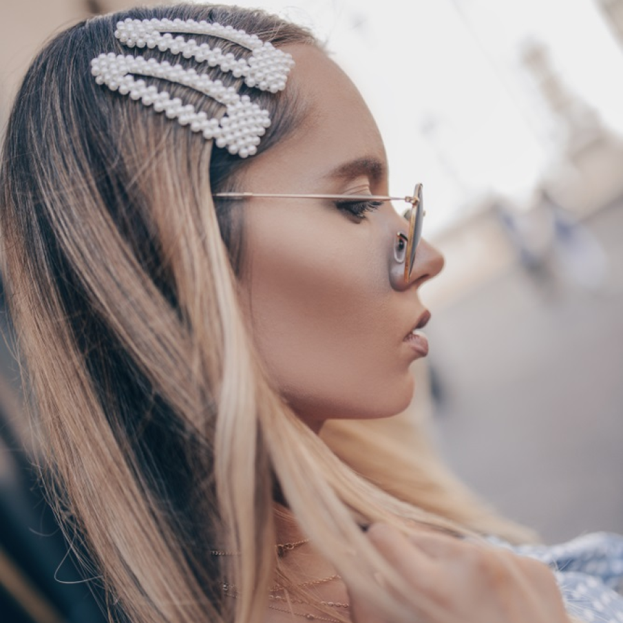 Agrafele cu perle false, tip set 