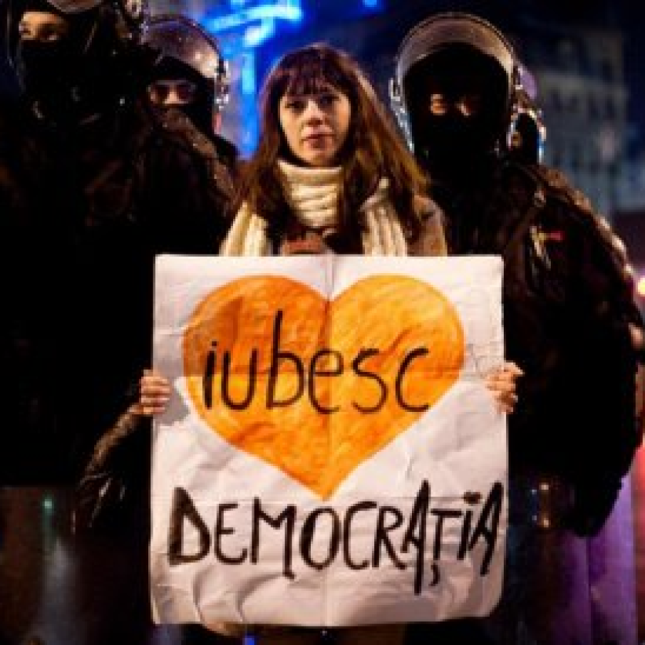 Andreea Molocea, cetateana care 'iubeste democratia'