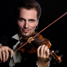 Concert MELODII EVREIEȘTI CONTEMPORANE: Mark Kovnatskiy, pe scenă alături de muzicienii Orchestrei Teatrului Evreiesc 