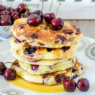 Pancakes cu cirese si rom 