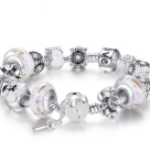 Brățări Pandora: 5 modele de bijuterii prețioase