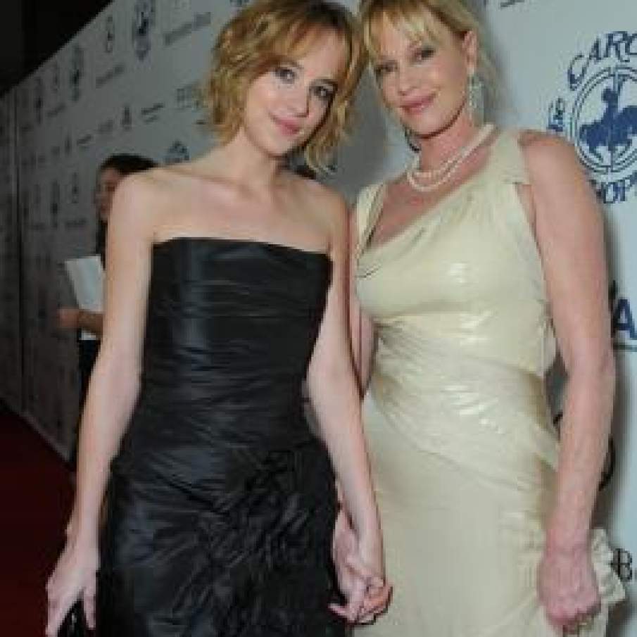 Dakota Johnson si Melanie Griffith 