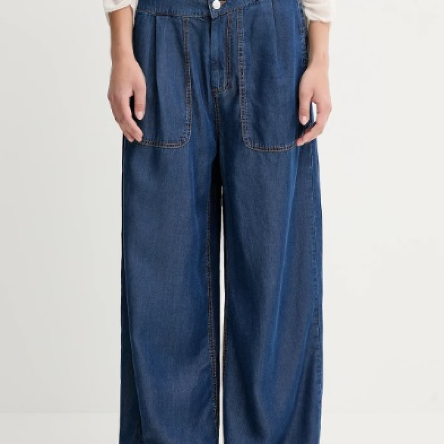 Pantalonii în tendințe în vara 2025 sunt cei care atrag atenția asupra taliei și o structurează cu stil