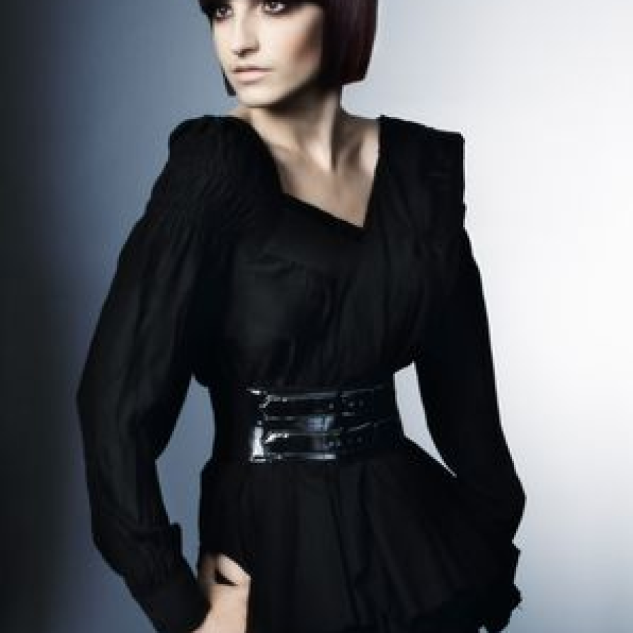 Coafura in linii rotunde si drepte