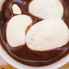 Ciocolata calda cu cardamom si bezea