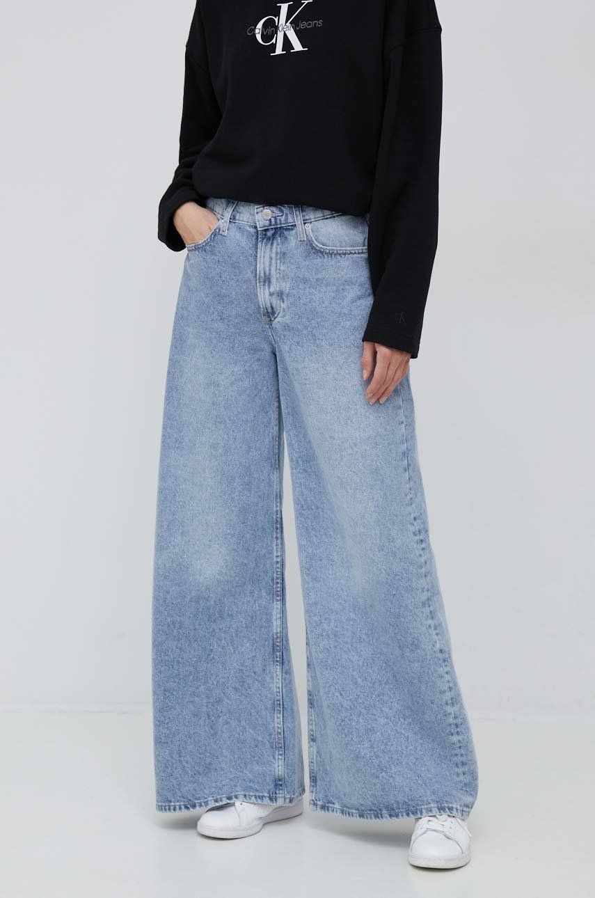 Jeansi Calvin Klein Jeans cu talie lasata, picior conic, tip loose (foarte larg)