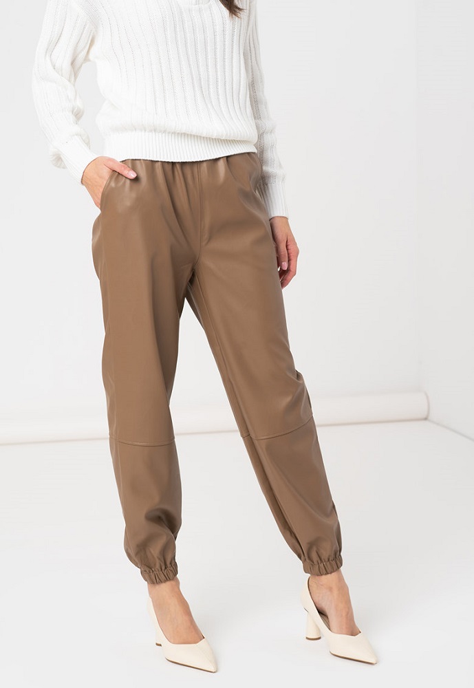 Pantaloni conici din piele ecologică 